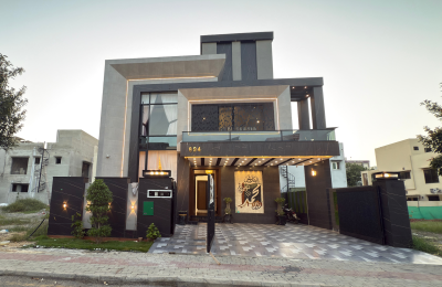 House for Sale in Bahria Town Lahore – Luxury Living at Its Best