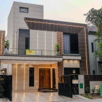 10 Marla House for Sale in Bahria Town Lahore – Luxury Living Awaits